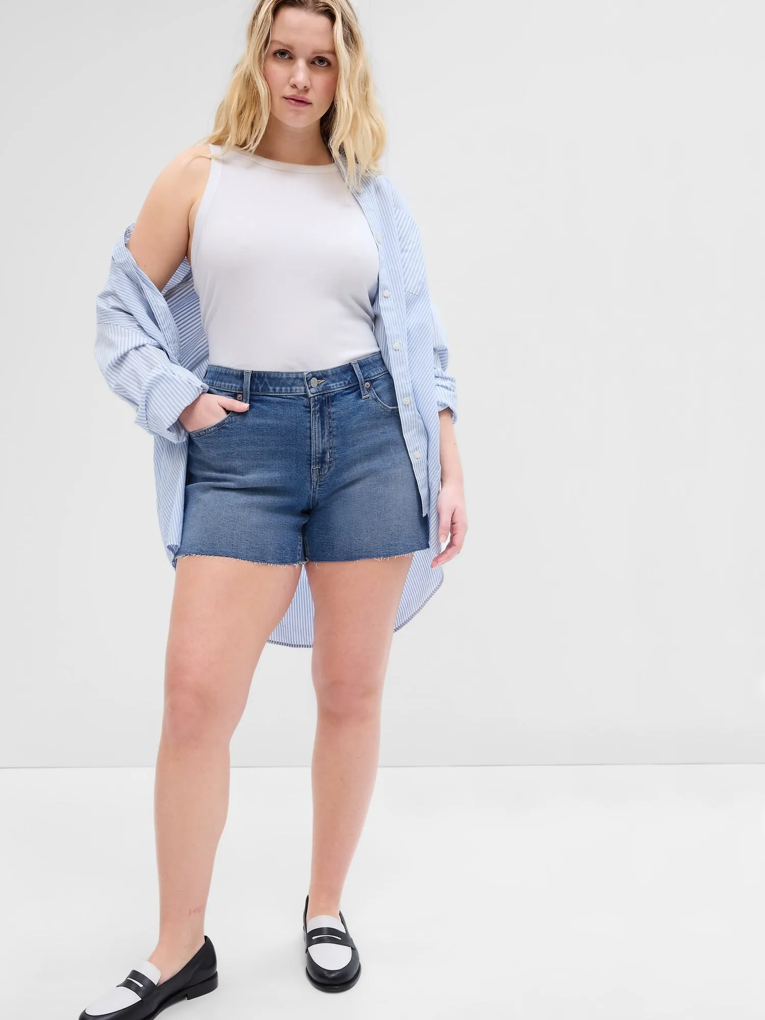 5" Mid Rise Distressed Denim Shorts with Washwell