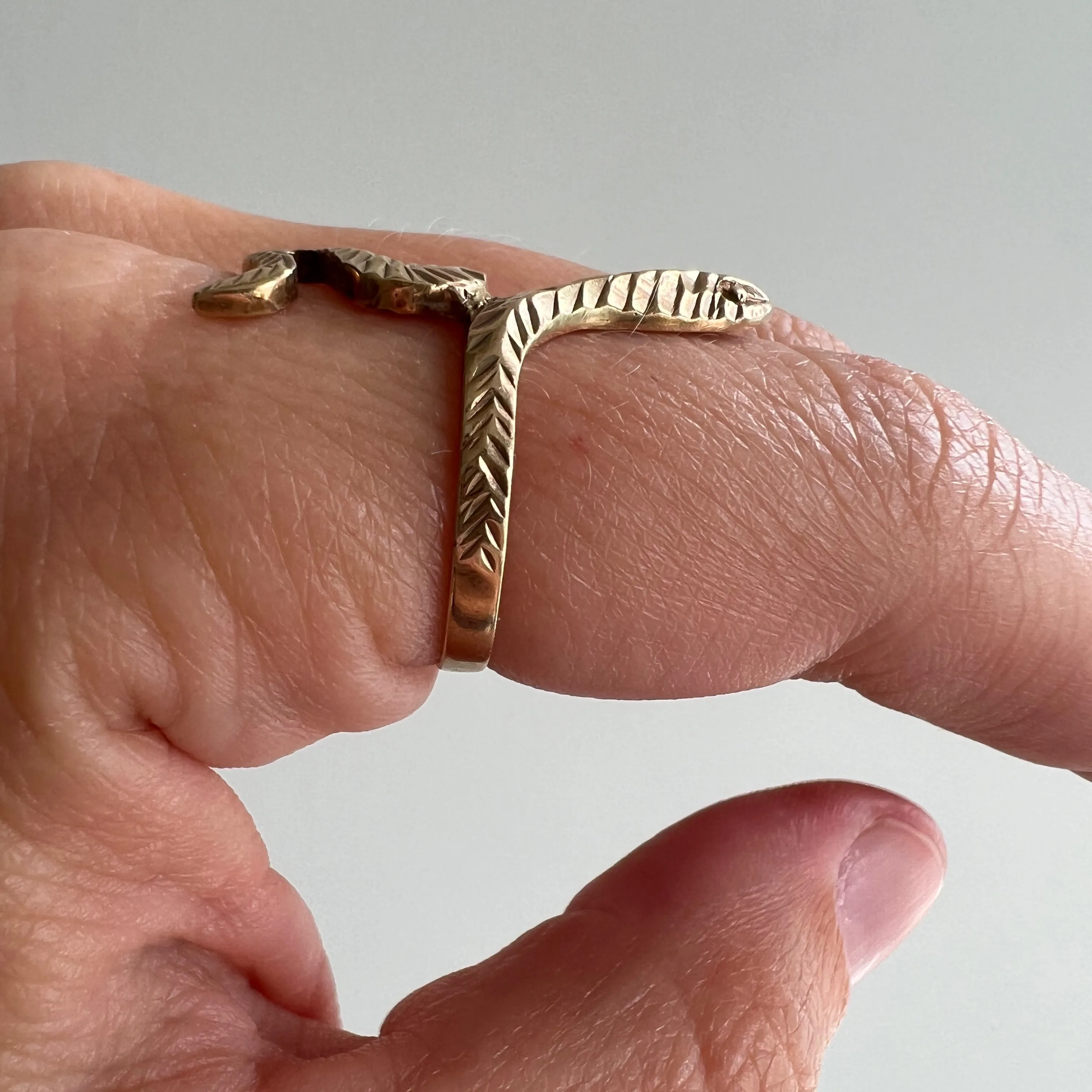 V I N T A G E // full finger slitherer / solid 10k yellow gold snake ring / size 6