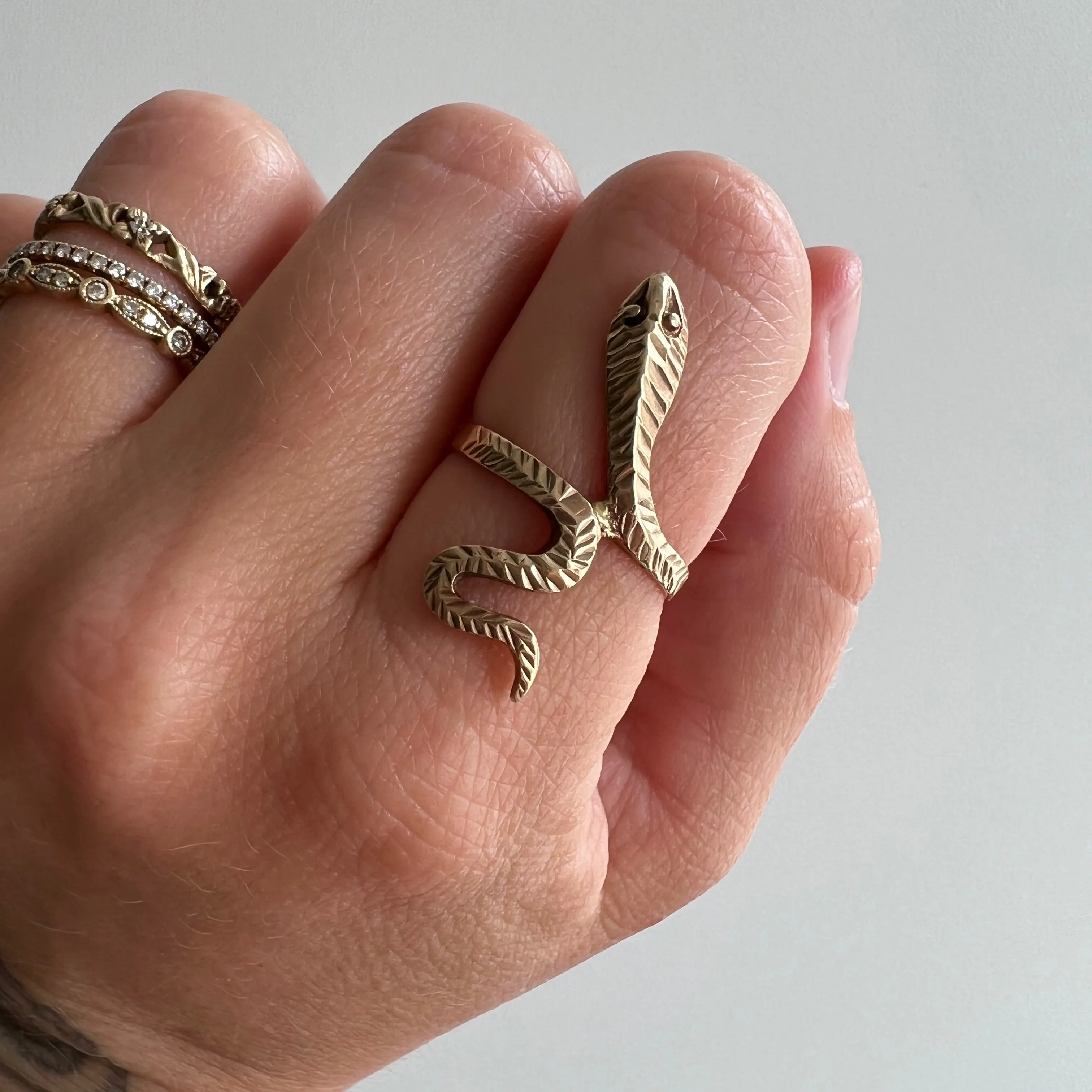 V I N T A G E // full finger slitherer / solid 10k yellow gold snake ring / size 6