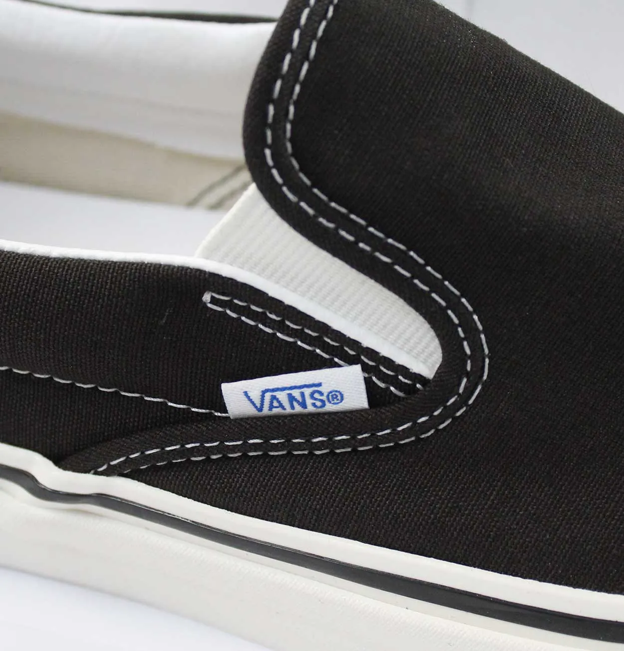 Vans Classic Slip-On Trainers in OG Black