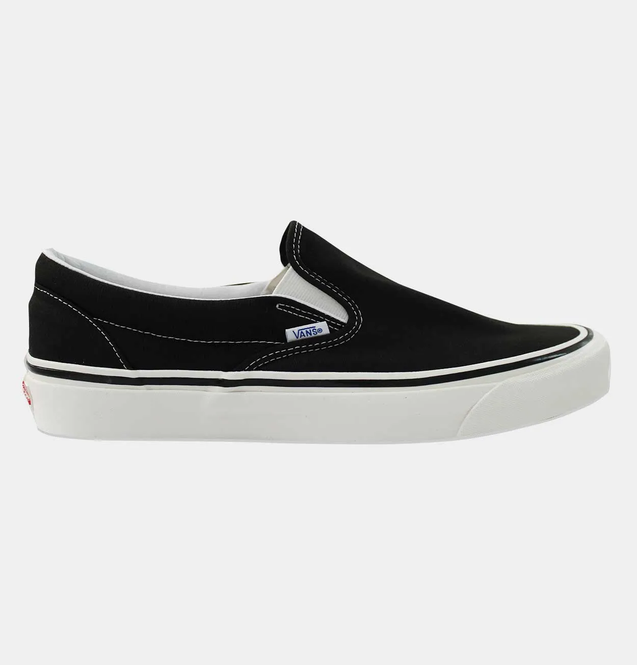 Vans Classic Slip-On Trainers in OG Black